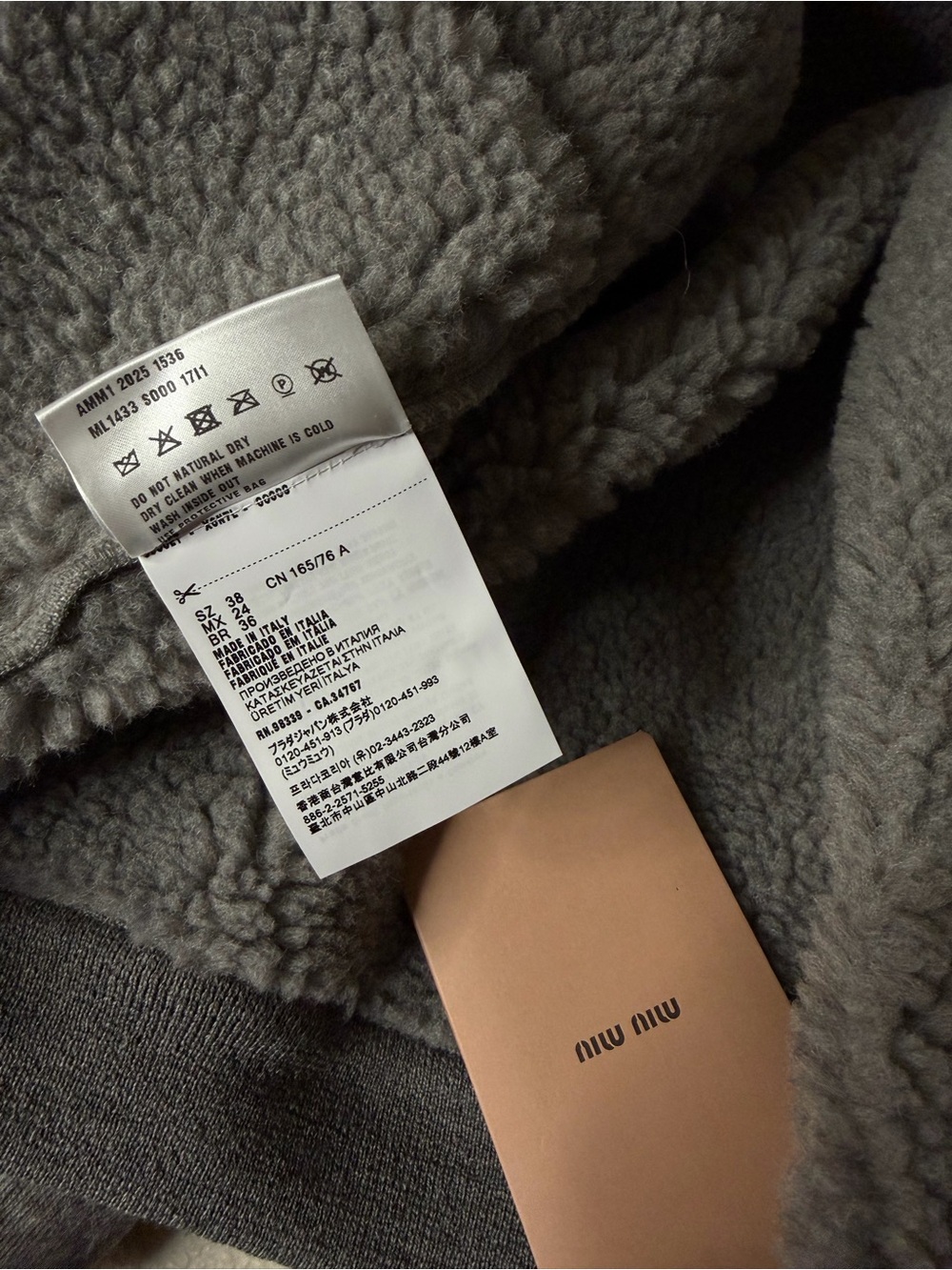 Miu Miu Cashmere Fleece Hoodie Jacket / Zip-Up Blouson in the beautiful Marmo - Picture 11 of 16
